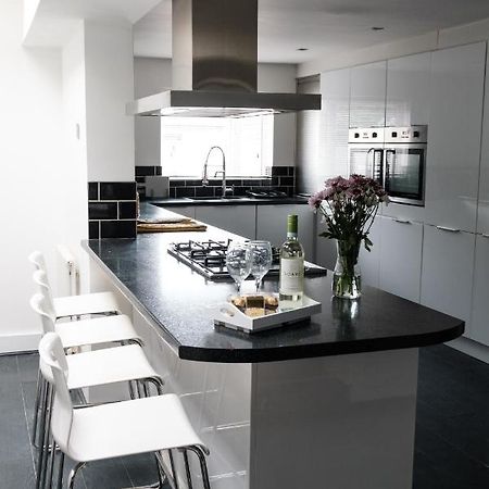 Gorgeous 3 Bedroom Victorian Townhouse Lisburn Eksteriør billede