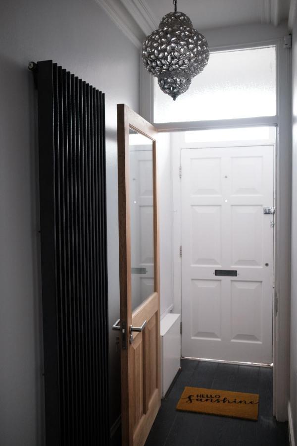 Gorgeous 3 Bedroom Victorian Townhouse Lisburn Eksteriør billede