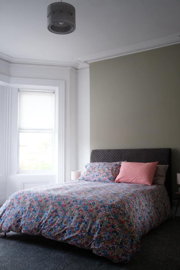 Gorgeous 3 Bedroom Victorian Townhouse Lisburn Eksteriør billede