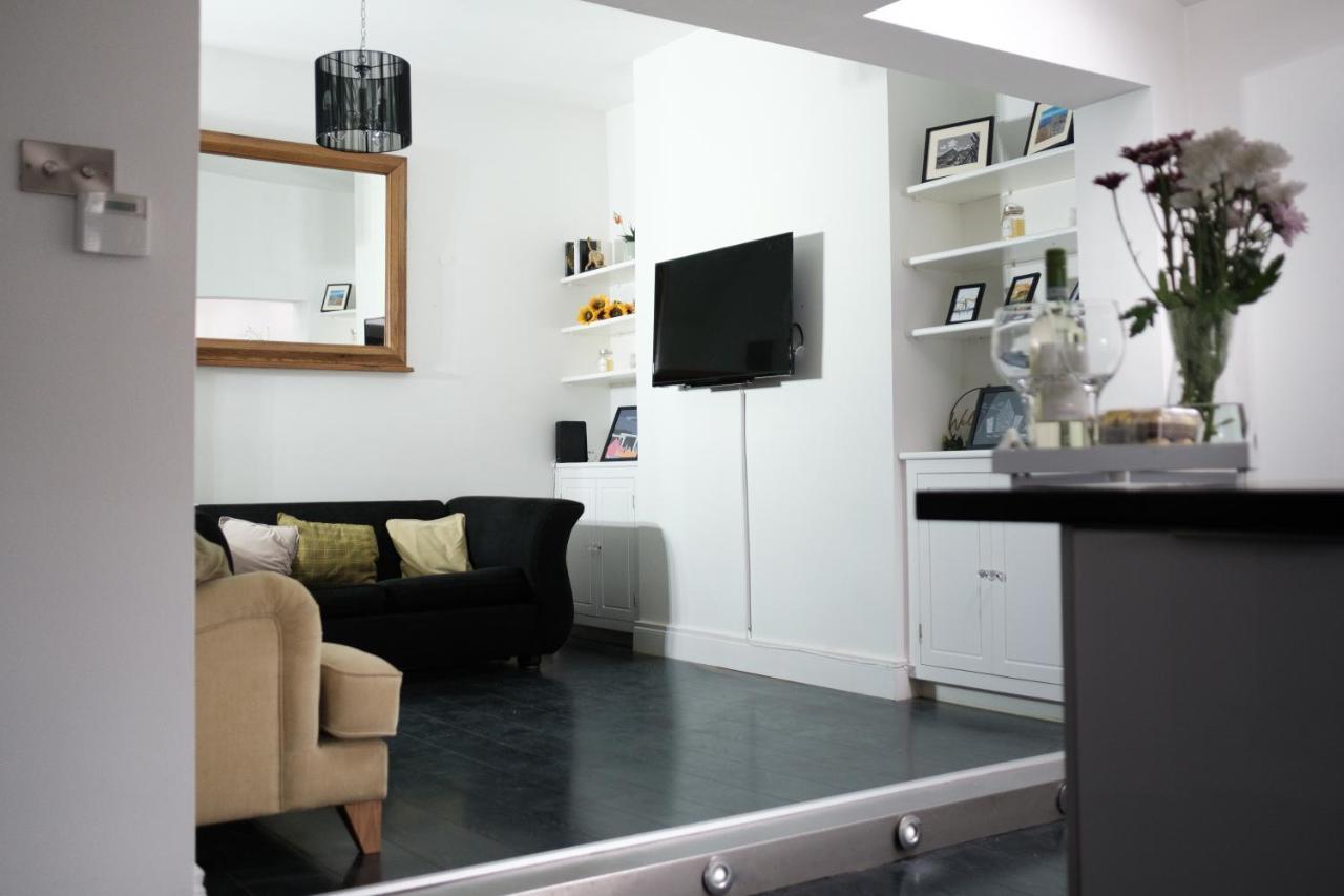 Gorgeous 3 Bedroom Victorian Townhouse Lisburn Eksteriør billede